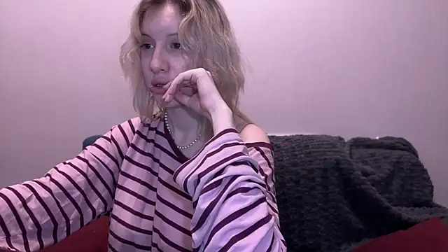 Snapshot of moundliicht1 chatting on October 7, 9:12 pm moundliicht1 online show from October 7, 9:12 pm