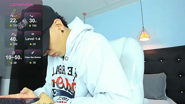 Lobo 17  online show from December 14, 3:45 am