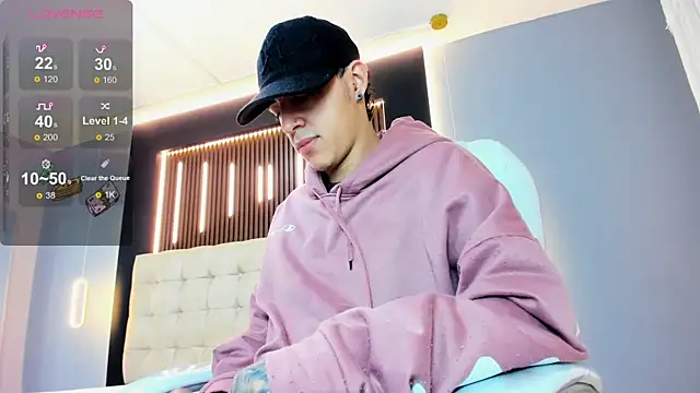 Lobo 17  online show from April 1, 3:40 am