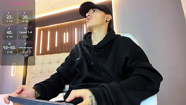 Lobo 17  online show from April 2, 3:59 am