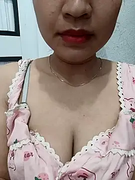 Snapshot of AssAsiancute chatting on December 2, 4:31 pm AssAsiancute online show from December 2, 4:31 pm