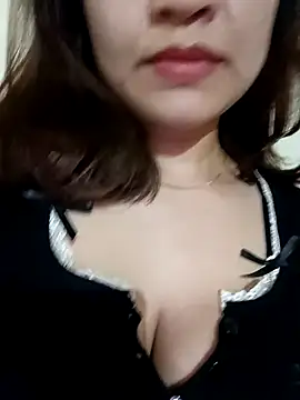 Snapshot of AssAsiancute chatting on February 6, 6:13 pm AssAsiancute online show from February 6, 6:13 pm