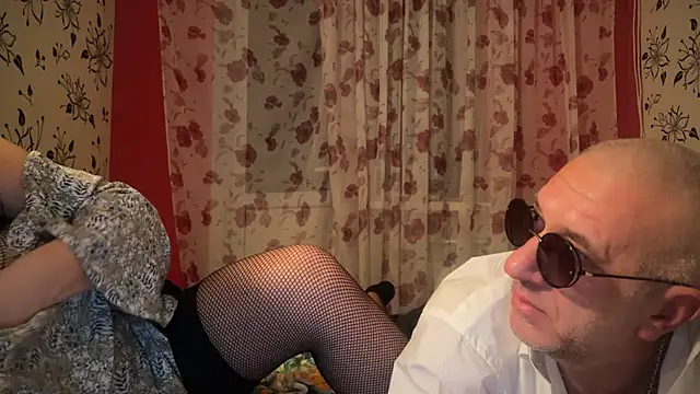 Snapshot of StellarTeam chatting on December 15, 12:29 am StellarTeam online show from December 15, 12:29 am