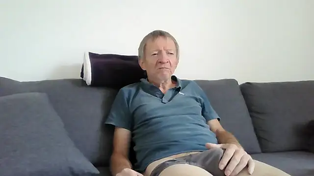 naturiste974 online show from May 14, 10:22 am
