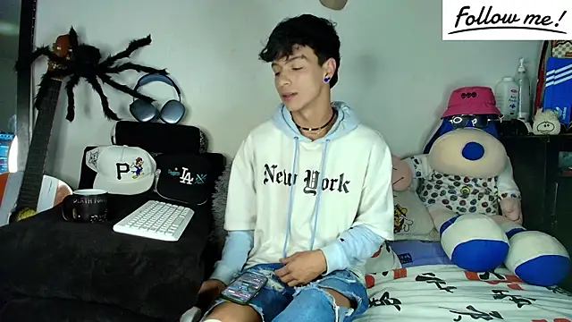 twink sebas  online show from December 12, 5:10 am