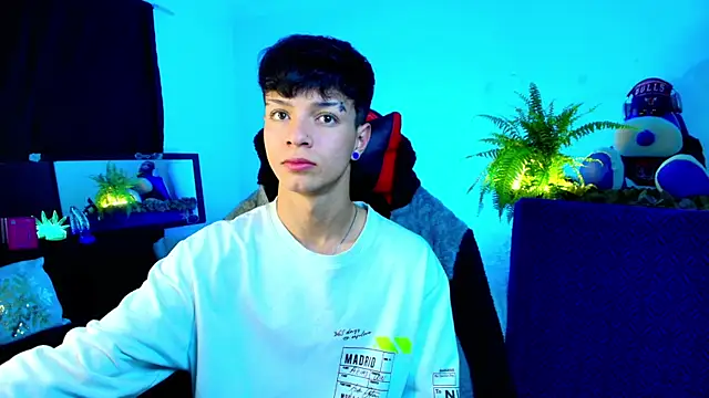 twink sebas  online show from October 8, 4:43 am