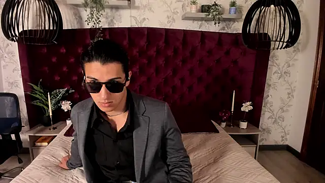 Andy Joy  online show from May 31, 11:39 am
