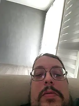 Snapshot of junior49280 chatting on October 24, 1:51 pm junior49280 online show from October 24, 1:51 pm