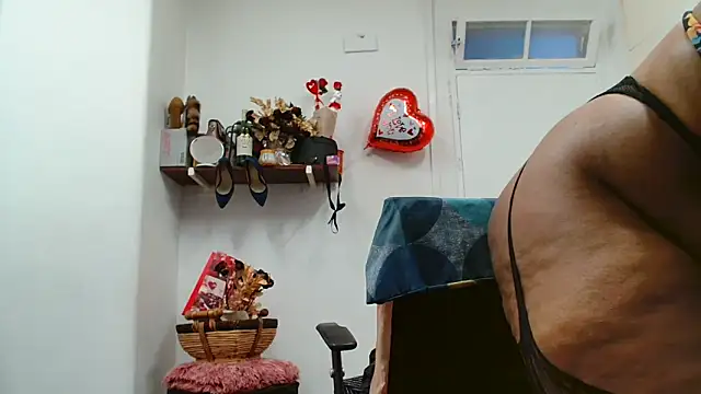 xTALLSEXYBUMx online show from April 6, 5:08 am