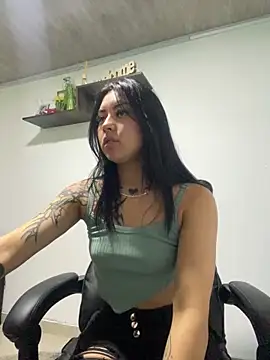 emily 22x online show from December 27, 9:54 pm