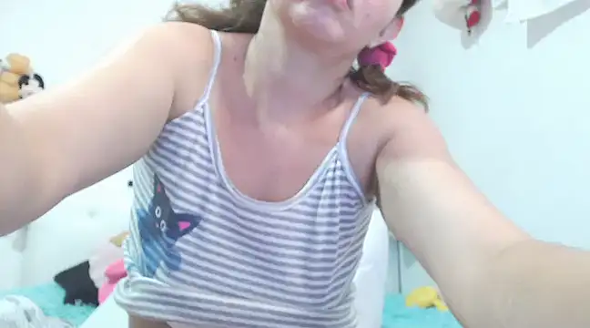 Snapshot of catalinadiaz666 chatting on December 16, 1:42 am catalinadiaz666 online show from December 16, 1:42 am