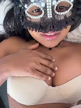 Snapshot of Bella_Luna18 chatting on November 6, 7:26 pm Bella Luna18 online show from November 6, 7:26 pm