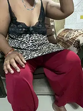 Snapshot of Tameesh_sexy_mistress chatting on July 17, 4:52 am Tameesh sexy mistress online show from July 17, 4:52 am