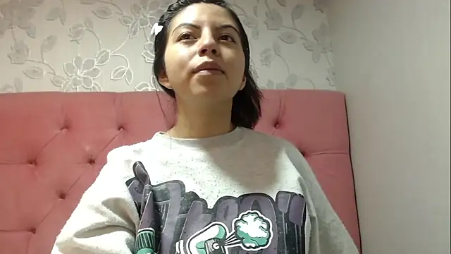 CarolineBrunx online show from December 16, 2:38 am