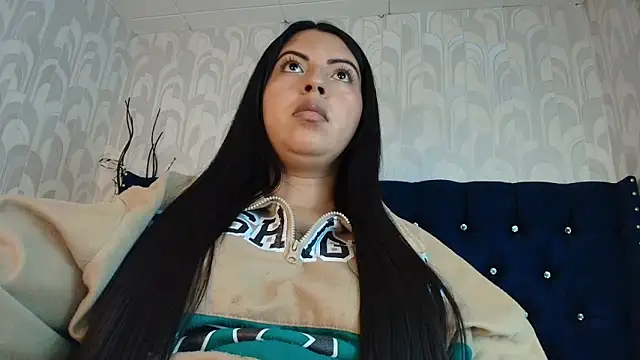 CarolineBrunx online show from April 17, 10:57 pm