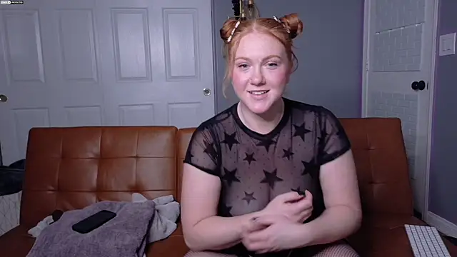 Scarlettredff online show from November 1, 4:14 am