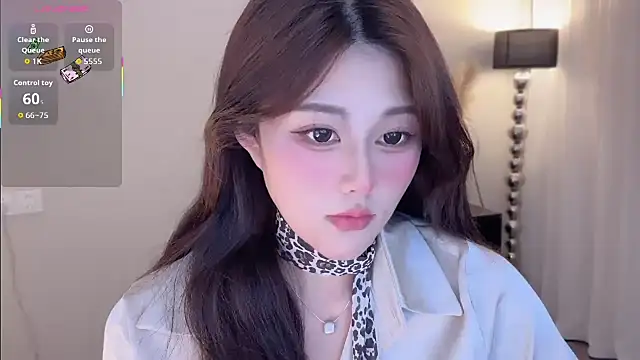 Strawberrybabyy1 online show from October 20, 11:21 am