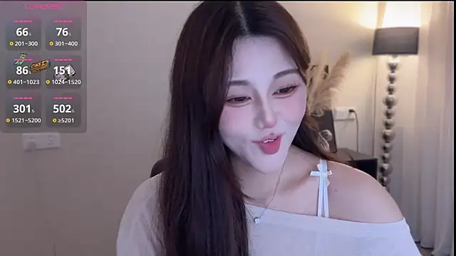 Strawberrybabyy1 online show from December 18, 8:48 pm