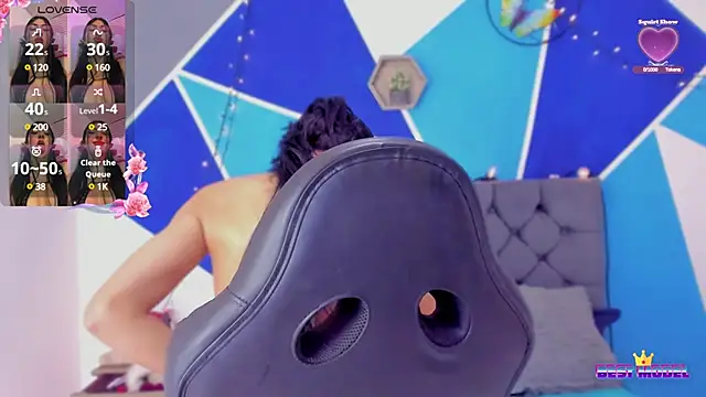 Snapshot of shayla_hofman chatting on December 7, 3:30 pm shayla hofman online show from December 7, 3:30 pm