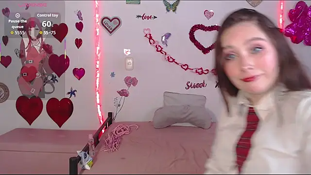 Snapshot of NaomiCandy chatting on December 3, 9:13 pm NaomiCandy online show from December 3, 9:13 pm