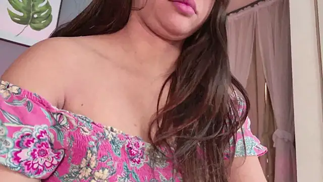 miaa lux online show from April 17, 12:30 pm