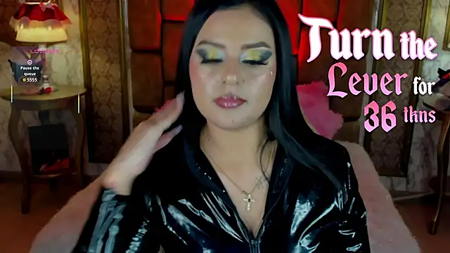 SoffiQueen online show from November 17, 8:25 pm