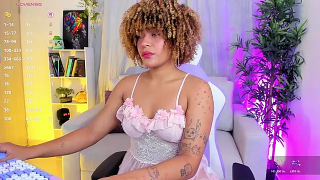 natty romanof 18 online show from May 26, 12:01 pm