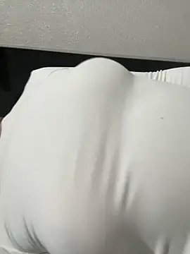 Mia Meow  online show from March 13, 9:26 pm