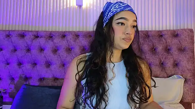 EMILYY FOXY online show from February 17, 6:58 pm