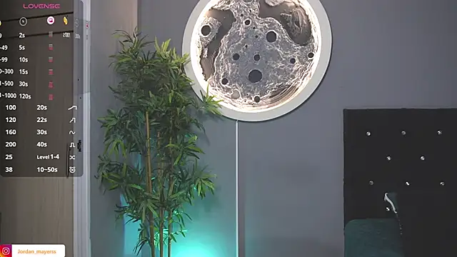 jordan mayers02 online show from January 17, 9:03 am