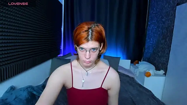 KIKI Krash online show from December 3, 1:21 pm
