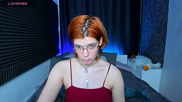 KIKI Krash online show from December 3, 7:33 pm