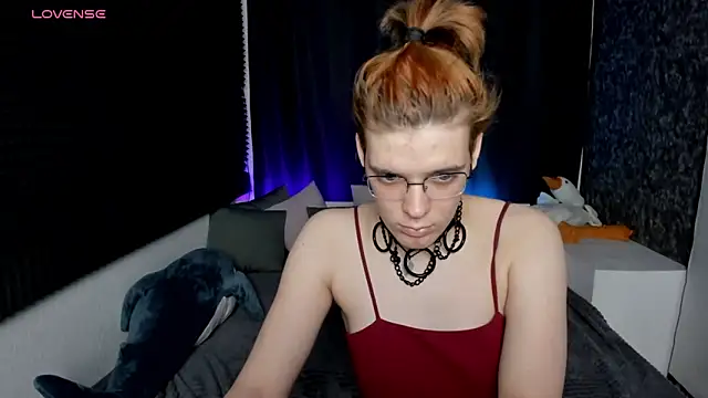 KIKI Krash online show from December 6, 4:38 pm