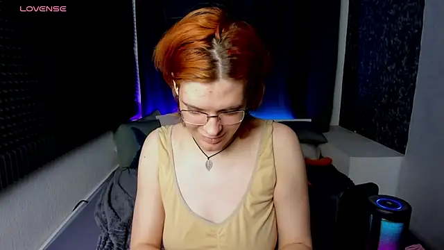 KIKI Krash online show from December 11, 4:53 pm