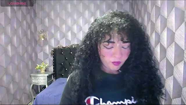 Sofiacowperx online show from January 3, 12:30 pm