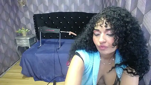 Sofiacowperx online show from January 27, 2:13 pm