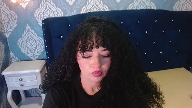 Sofiacowperx online show from February 28, 3:02 pm