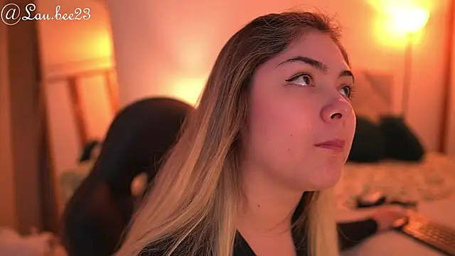 Lau Bee online show from October 7, 6:27 pm