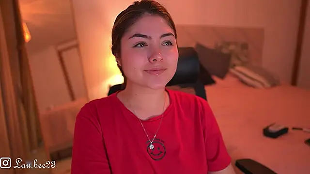 Lau Bee online show from March 31, 8:20 pm