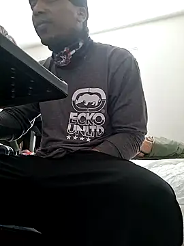 bigboytoy912 online show from April 7, 6:30 pm