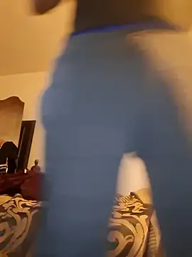 bigboytoy912 online show from April 14, 2:50 am