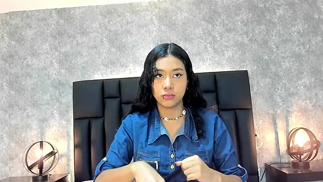 laura smith33 online show from December 26, 2:27 pm