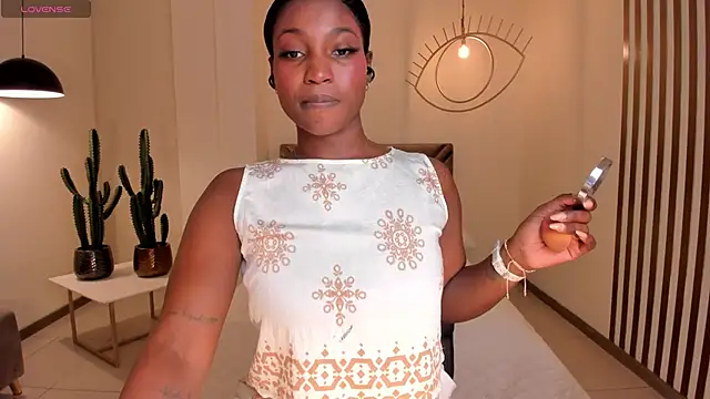 Snapshot of SavannahStorm chatting on November 16, 1:17 pm SavannahStorm online show from November 16, 1:17 pm