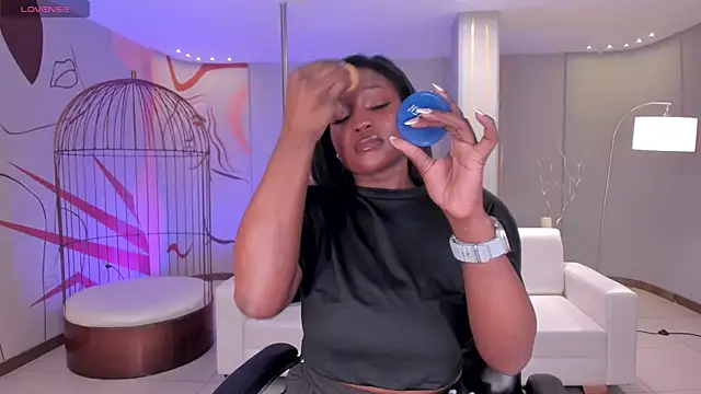 Snapshot of SavannahStorm chatting on November 28, 12:52 pm SavannahStorm online show from November 28, 12:52 pm