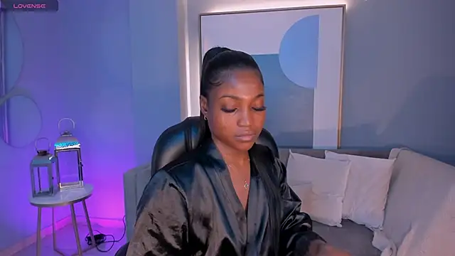 Snapshot of SavannahStorm chatting on December 4, 10:46 am SavannahStorm online show from December 4, 10:46 am