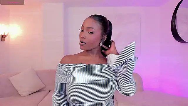 SavannahStorm online show from December 5, 7:43 pm