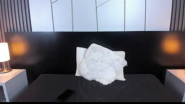 liz goth online show from February 14, 1:08 pm