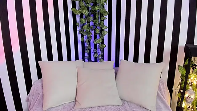 liz goth online show from May 26, 3:52 pm