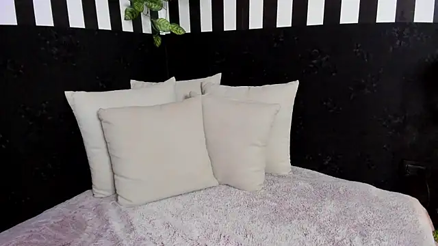 liz goth online show from July 1, 1:56 pm