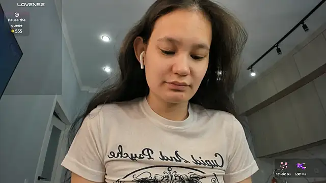 Snapshot of miss_shine chatting on December 24, 4:55 am miss shine online show from December 24, 4:55 am